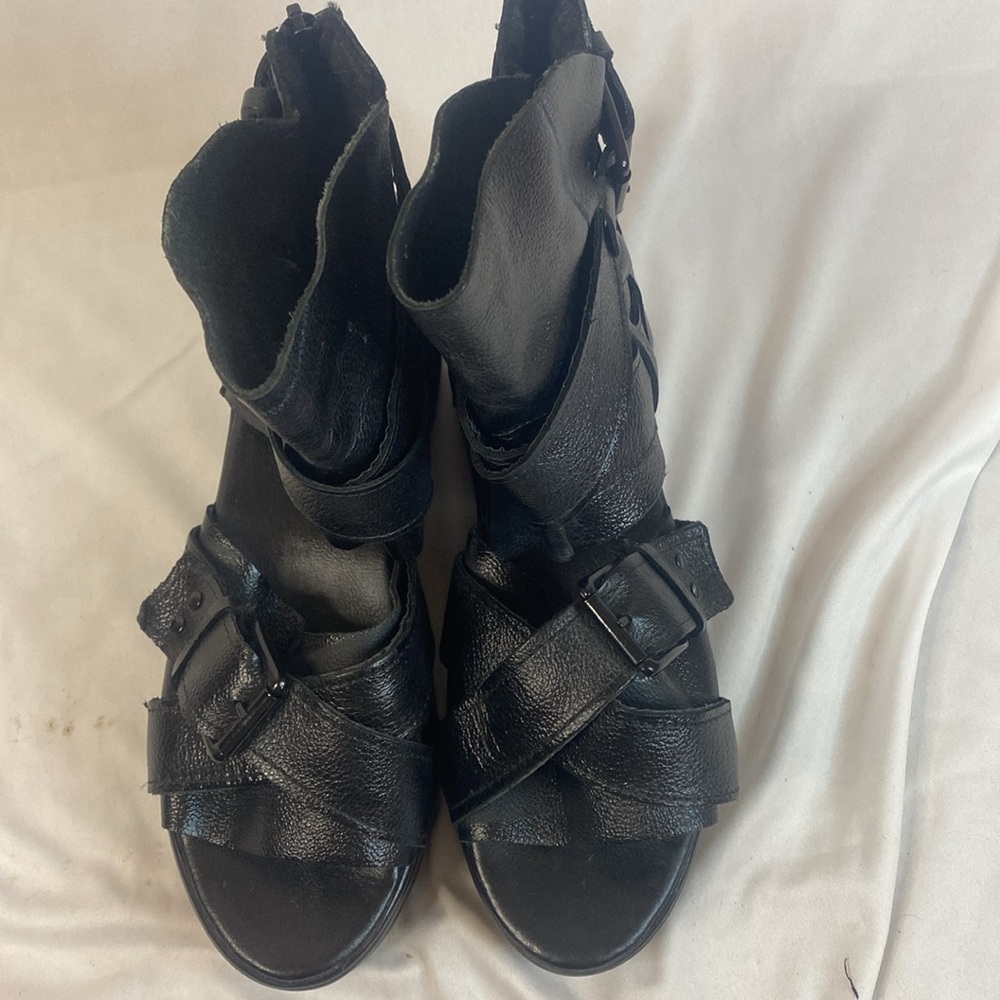 Women's Black Vegan Leather Sandals, Size 39 - Picture 3 of 5